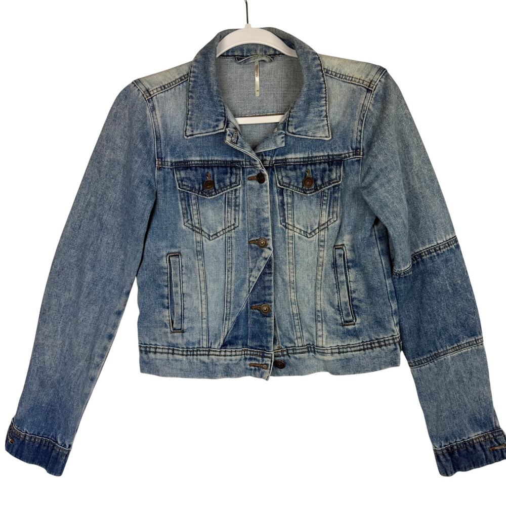 Free People Rumors Patchwork Denim Jacket Women Size XS Two‎ Tone Cropped Jean - Picture 3 of 7